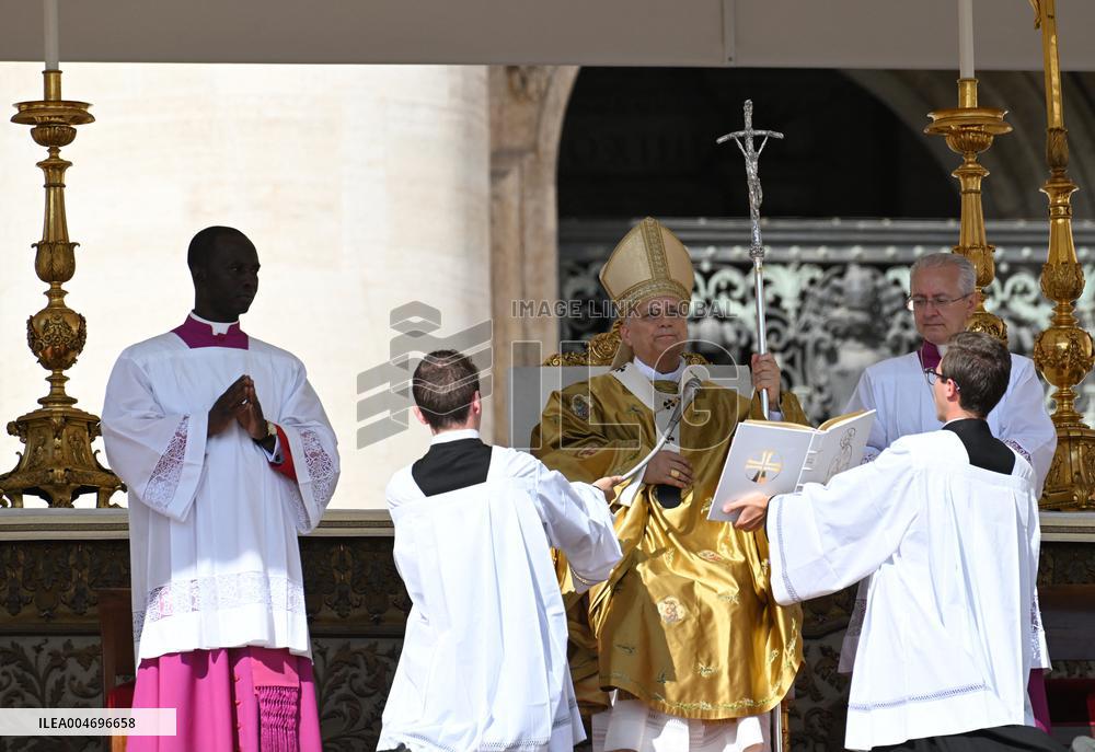 Pope Leo XIV Leads Canonization Of Pier Giorgio Frassati And Carlo Acutis - Vatican City