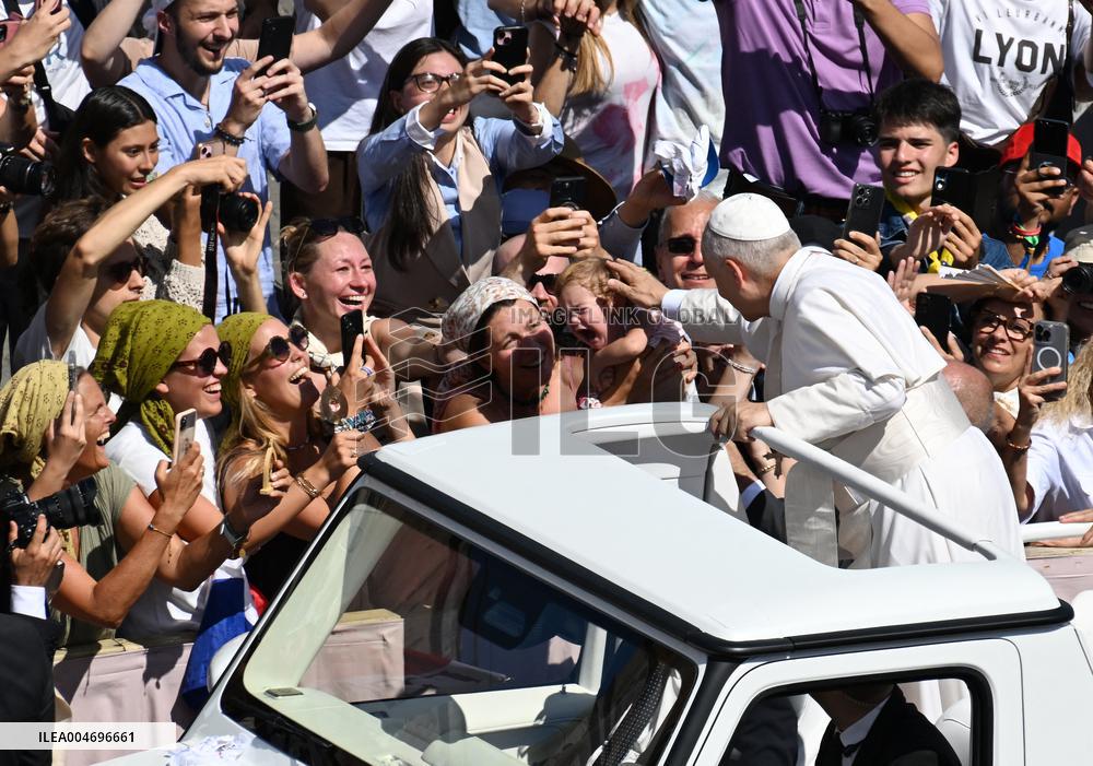 Pope Leo XIV Leads Canonization Of Pier Giorgio Frassati And Carlo Acutis - Vatican City
