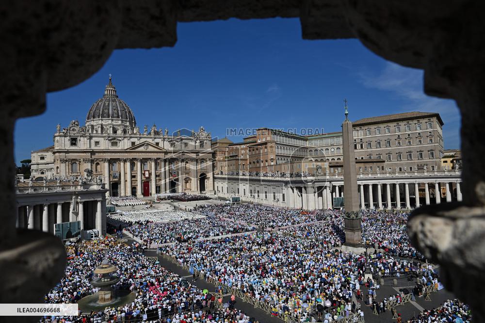 Pope Leo XIV Leads Canonization Of Pier Giorgio Frassati And Carlo Acutis - Vatican City