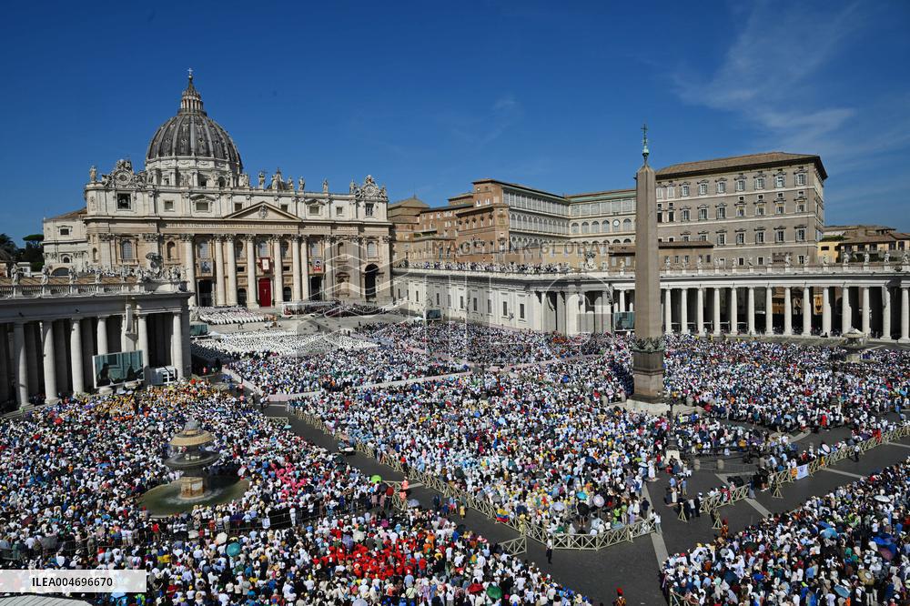 Pope Leo XIV Leads Canonization Of Pier Giorgio Frassati And Carlo Acutis - Vatican City