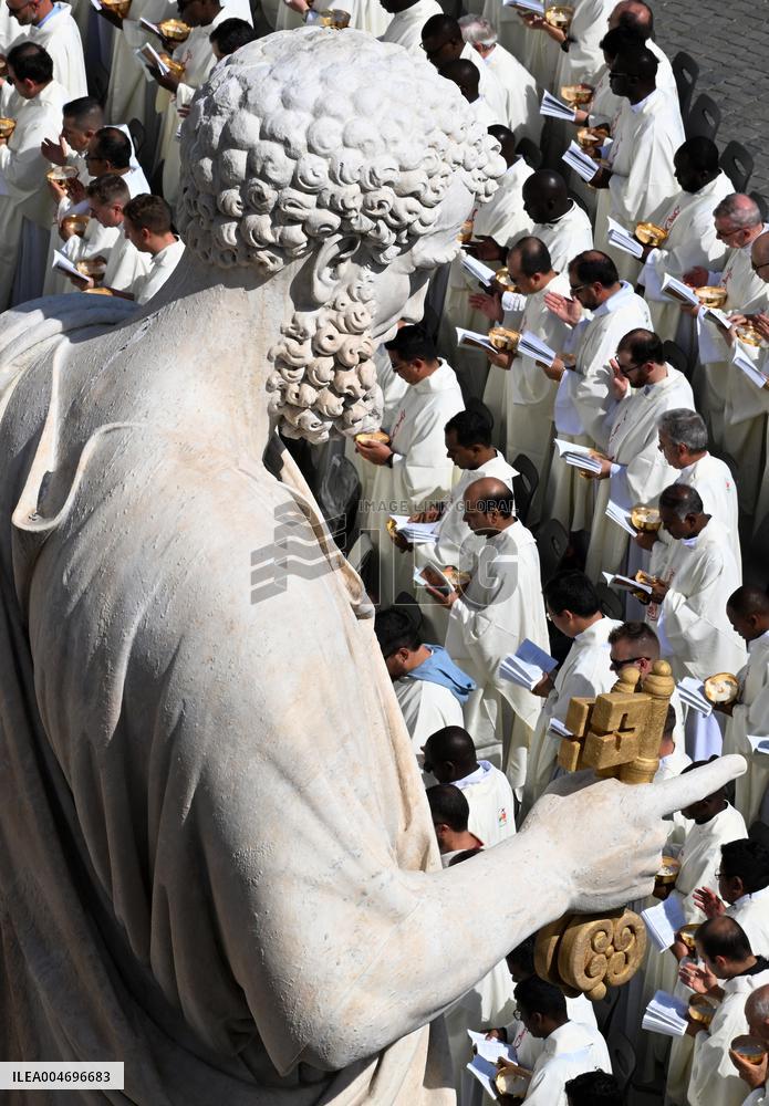 Pope Leo XIV Leads Canonization Of Pier Giorgio Frassati And Carlo Acutis - Vatican City