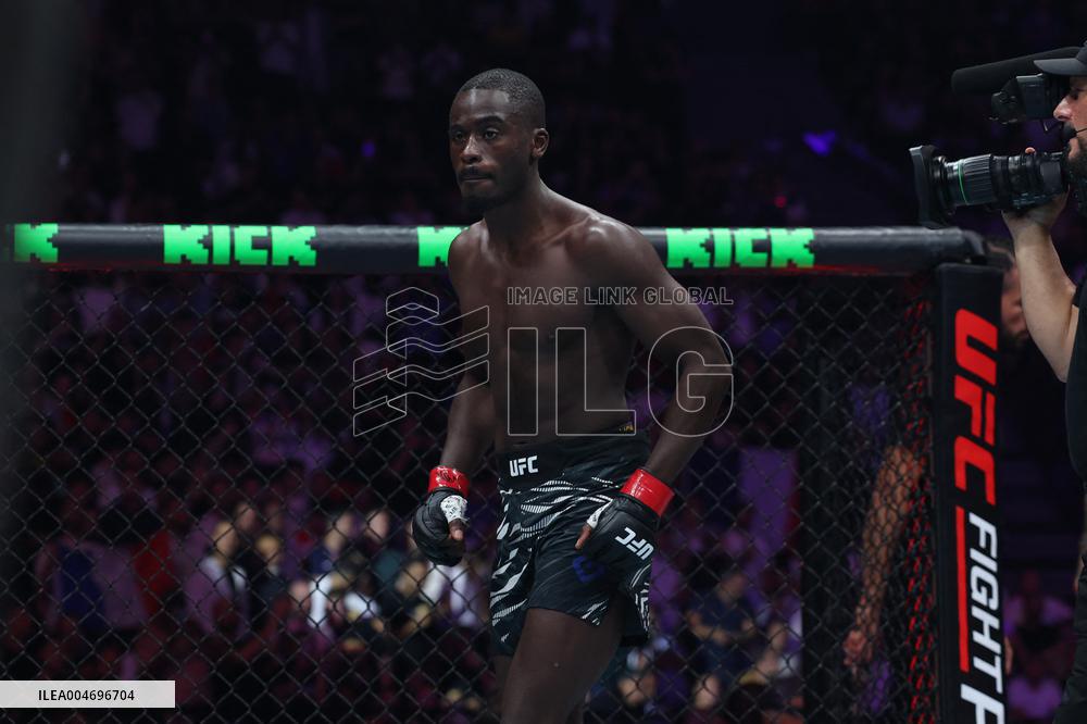 UFC Paris - William Gomis v Robert Ruchała