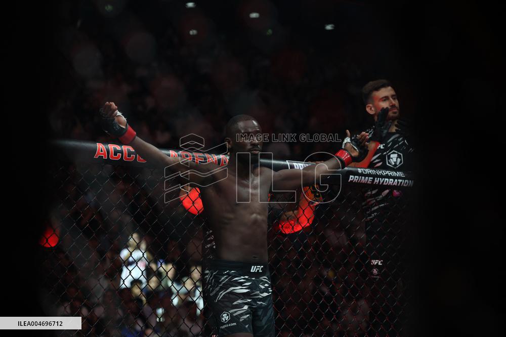 UFC Paris - William Gomis v Robert Ruchała