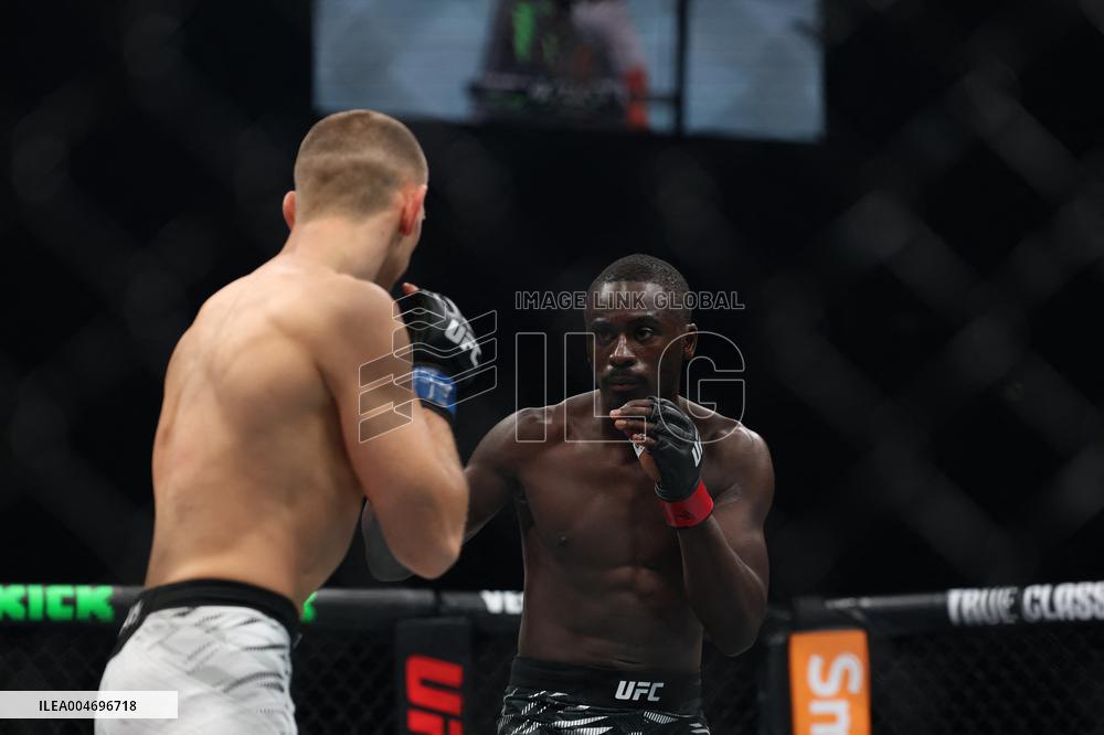 UFC Paris - William Gomis v Robert Ruchała