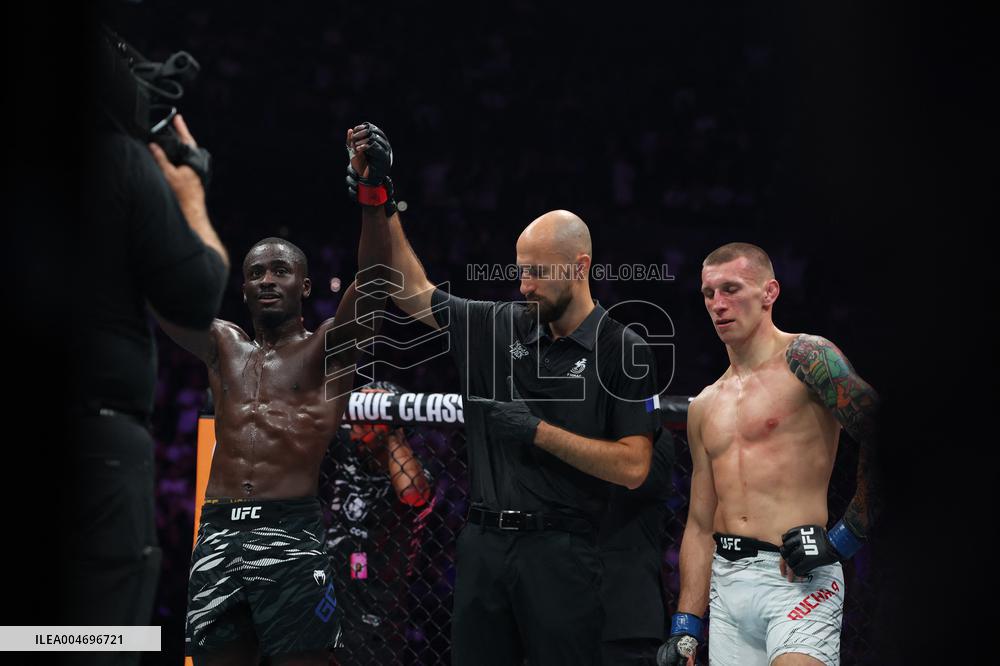 UFC Paris - William Gomis v Robert Ruchała