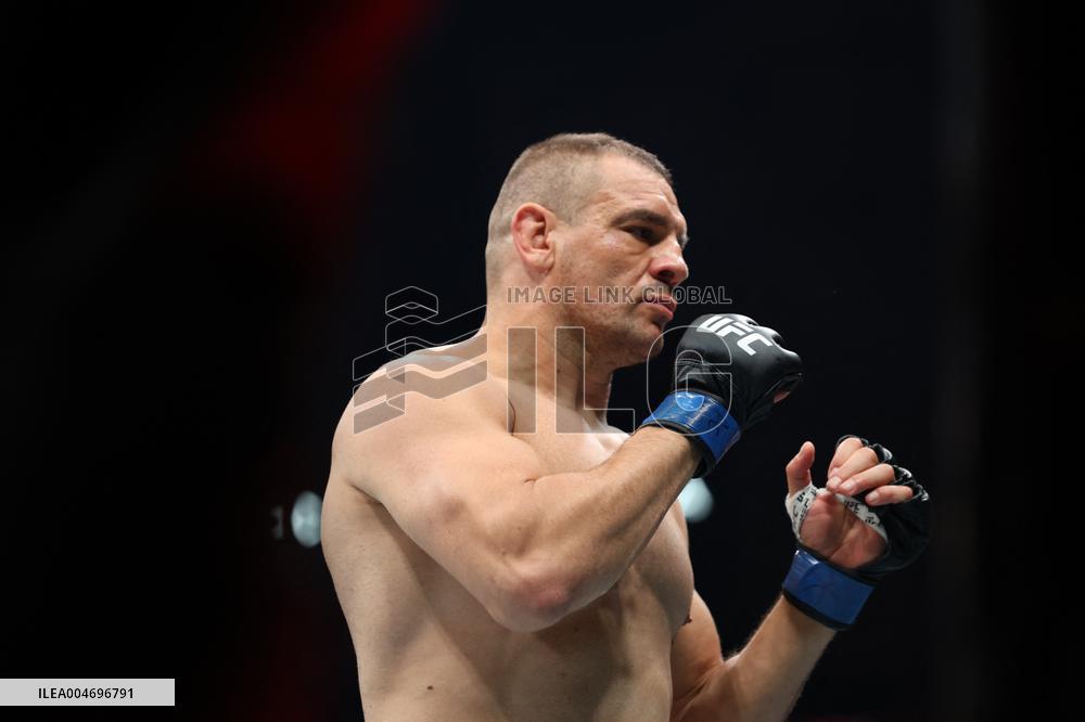 UFC Paris - Marcin Tybura v Ante Delija