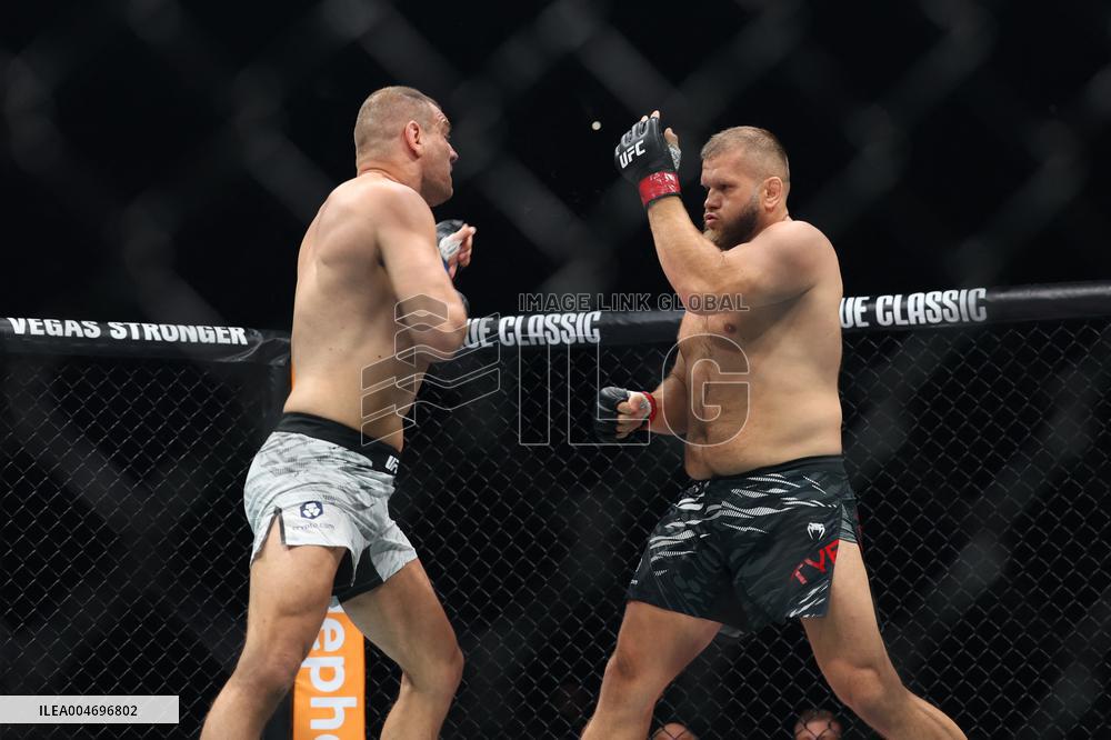 UFC Paris - Marcin Tybura v Ante Delija
