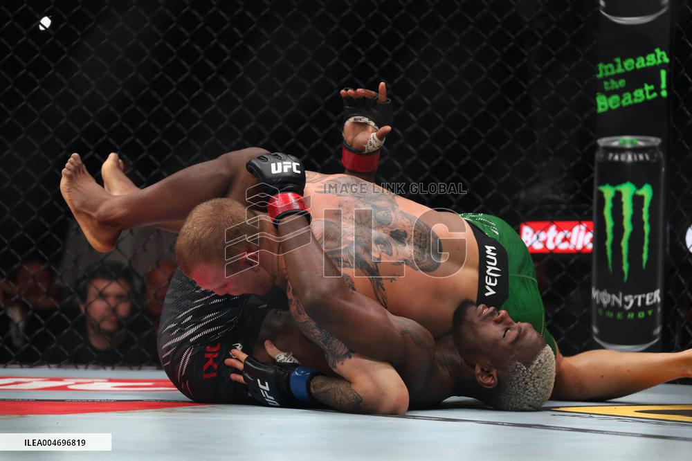 UFC Paris - Bolaji Oki v Mason Jones