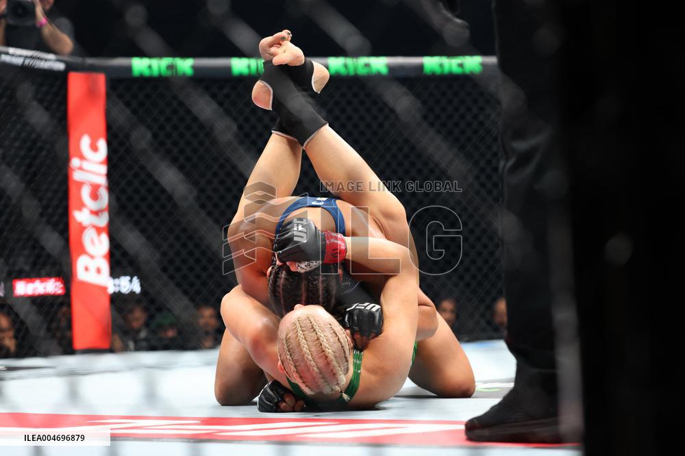 UFC Paris - Sam Hughes v Shauna Bannon