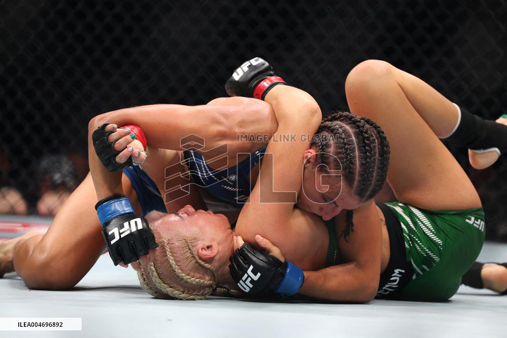 UFC Paris - Sam Hughes v Shauna Bannon