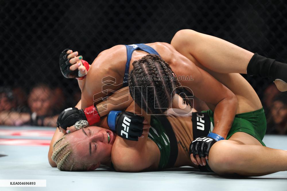 UFC Paris - Sam Hughes v Shauna Bannon