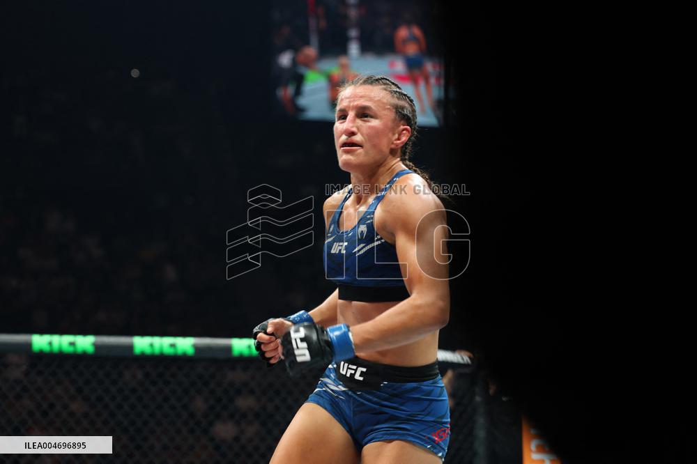 UFC Paris - Sam Hughes v Shauna Bannon