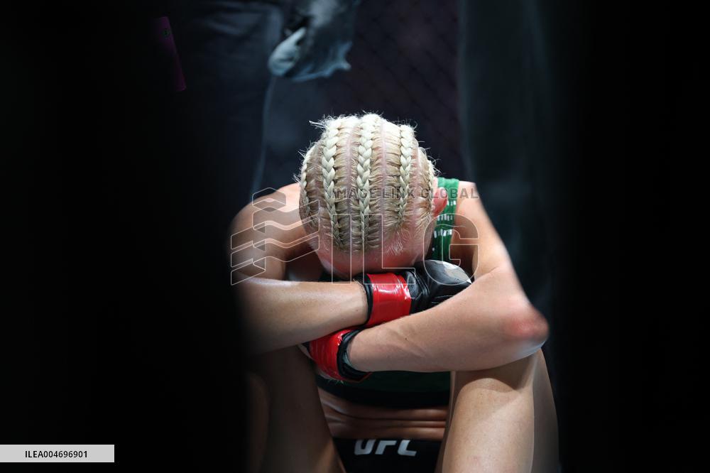 UFC Paris - Sam Hughes v Shauna Bannon