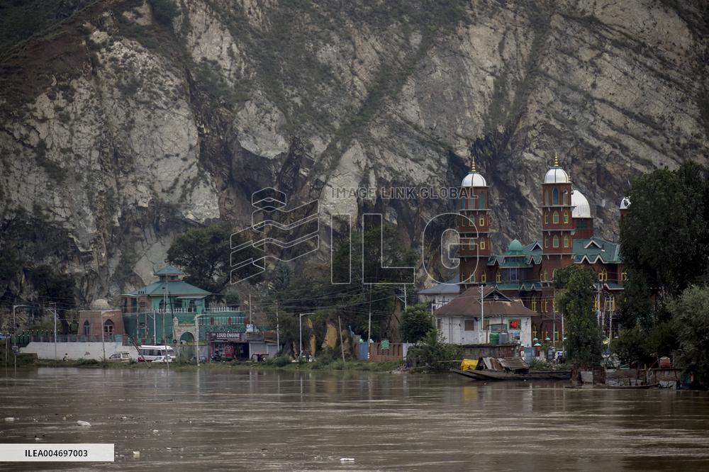 Kashmir Floods Homes - Pampur