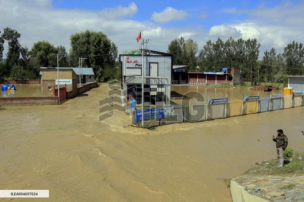 Kashmir Floods Homes - Pampur