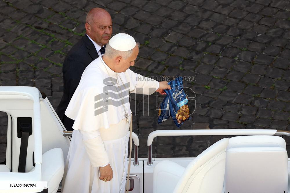 Pope Leo Delivers Popcorn Packets - Vatican