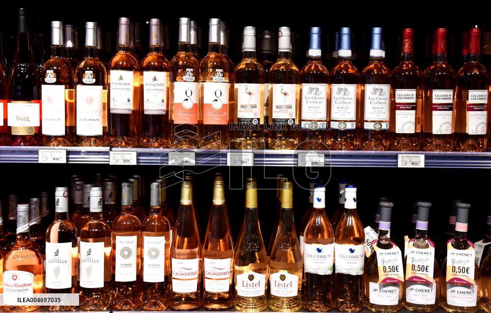 Illustration - Wine Bottles in Supermarket - Paris