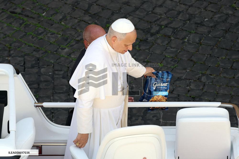 Pope Leo Delivers Popcorn Packets - Vatican