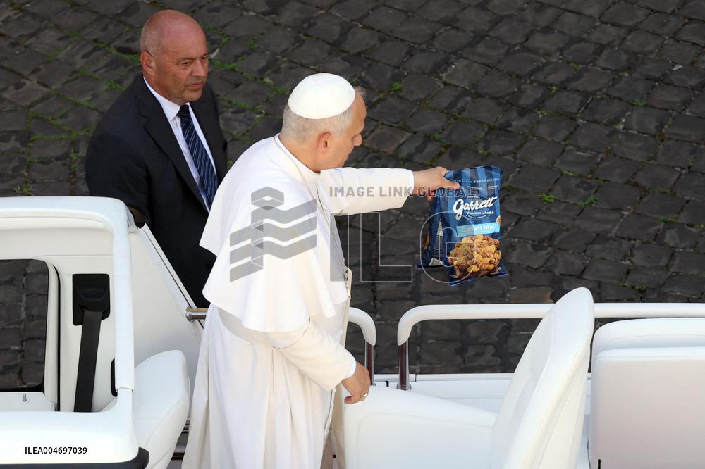 Pope Leo Delivers Popcorn Packets - Vatican