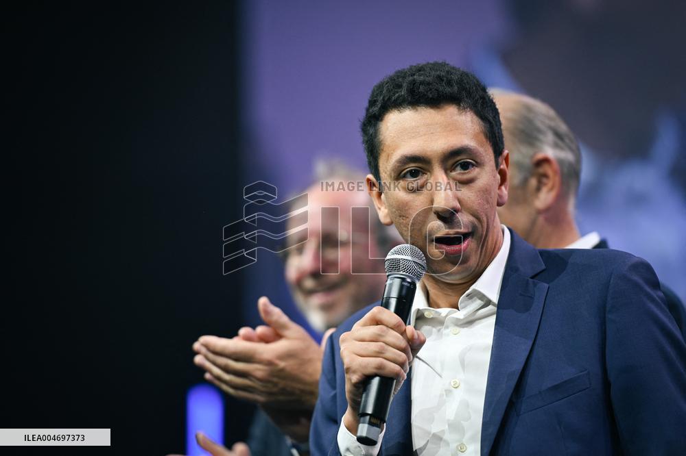 Les Republicains meeting in Paris FA