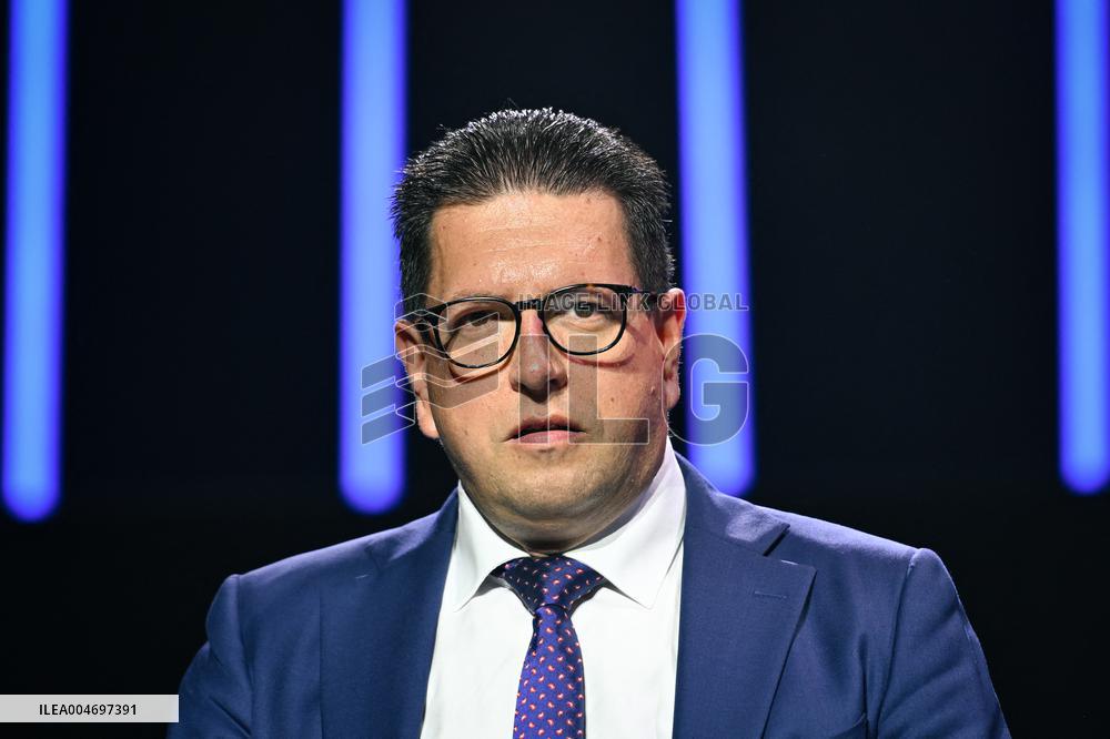 Les Republicains meeting in Paris FA