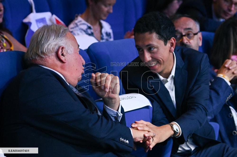 Les Republicains meeting in Paris FA