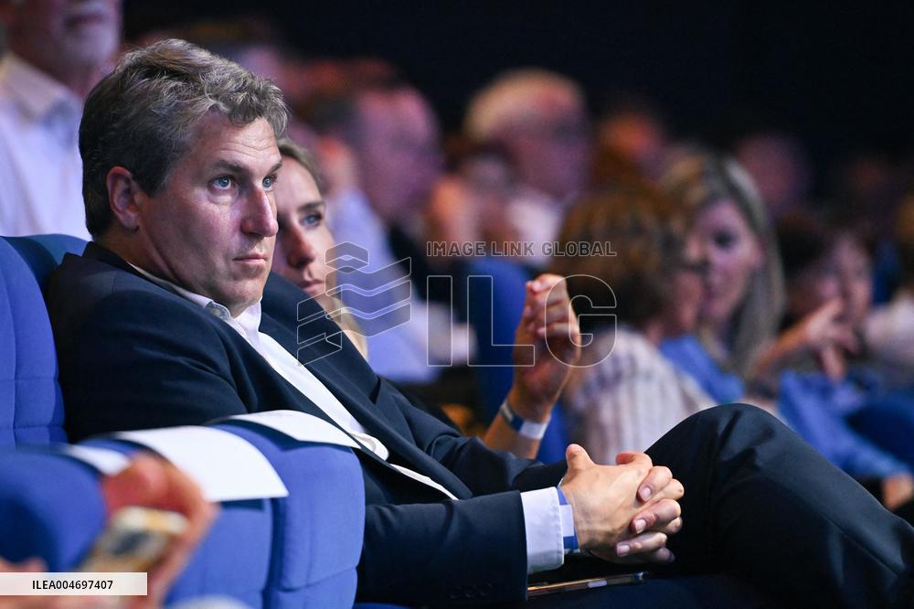 Les Republicains meeting in Paris FA