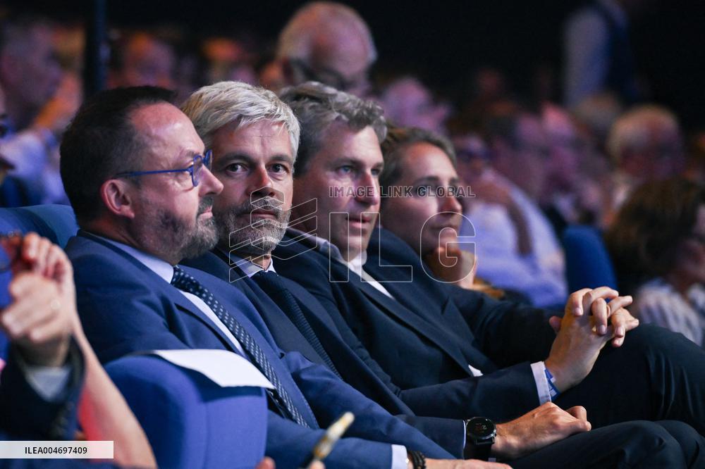 Les Republicains meeting in Paris FA