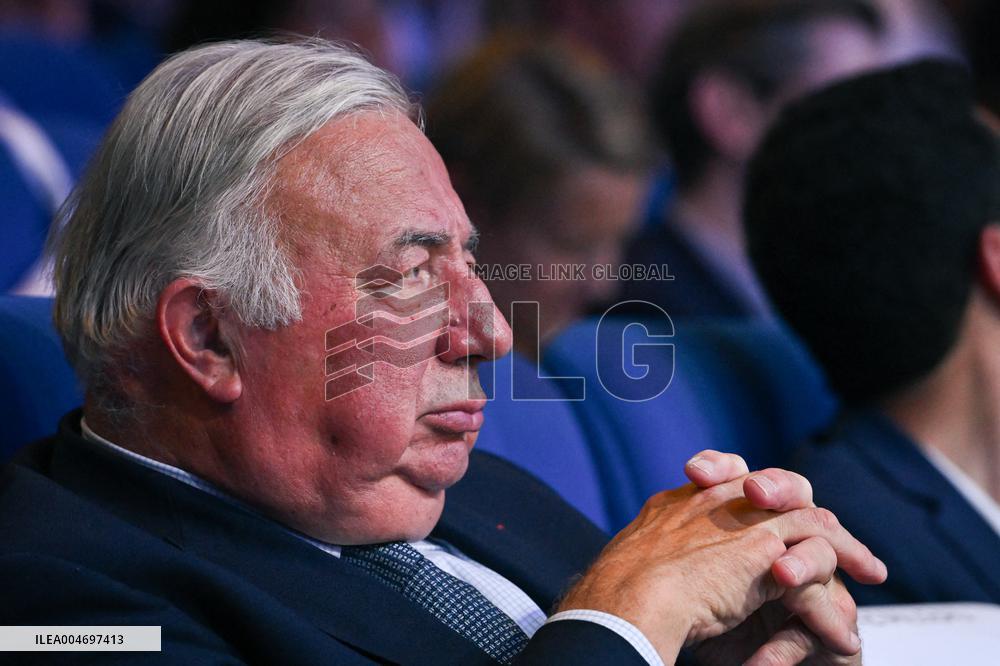 Les Republicains meeting in Paris FA