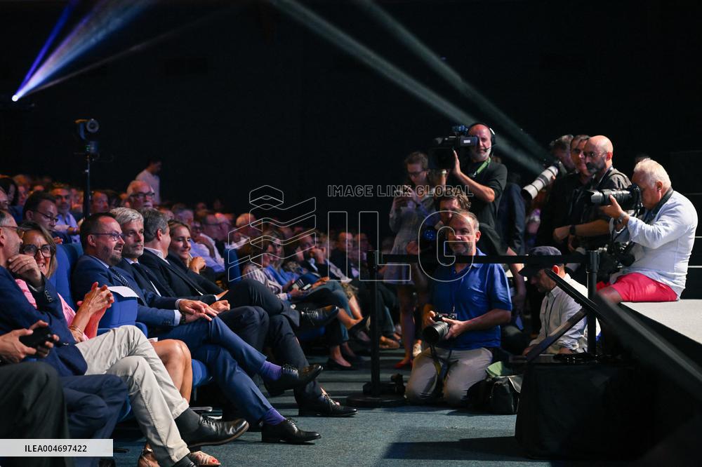 Les Republicains meeting in Paris FA