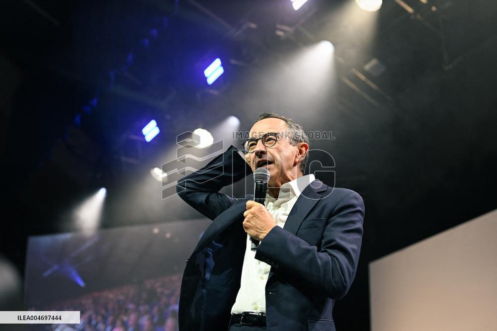 Les Republicains meeting in Paris FA