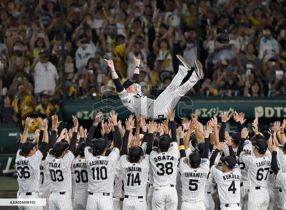 Baseball: Tigers clinch CL pennant