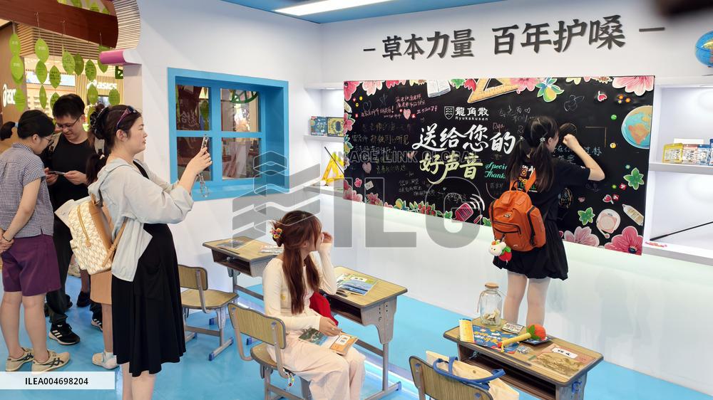 RYUKAKUSAN Celebrate Teacher's Day Event in Shanghai