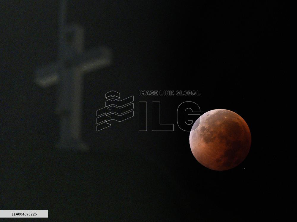 Total lunar eclipse