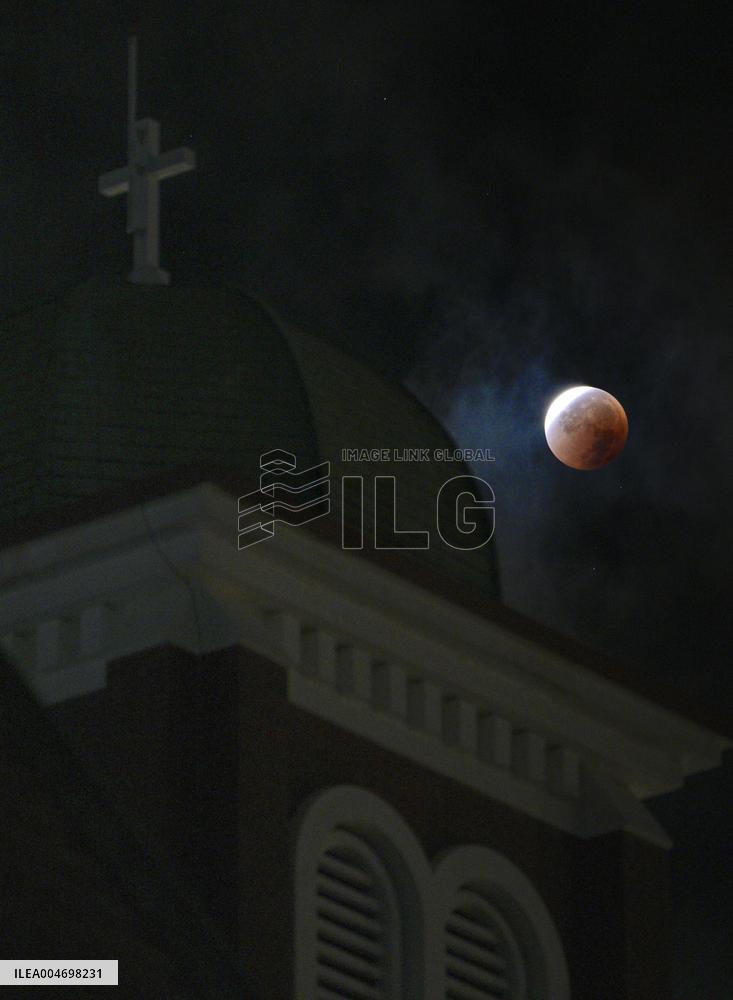 Total lunar eclipse