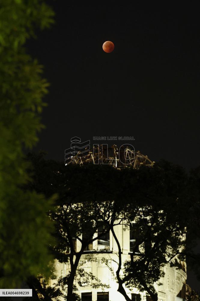 Total lunar eclipse