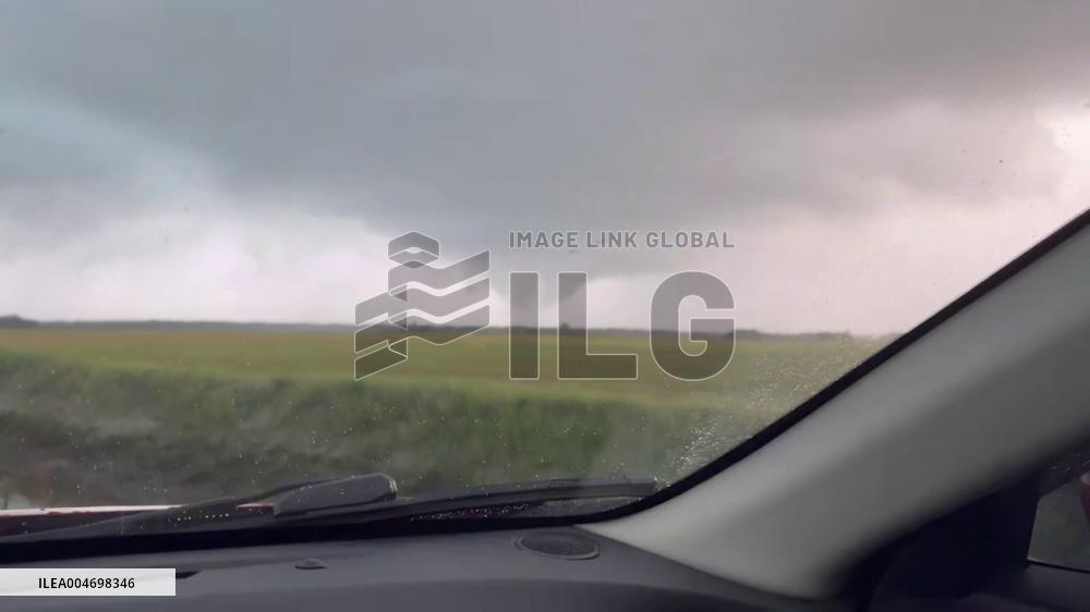 US: Possible Tornados Spotted Near Hastings, Florida