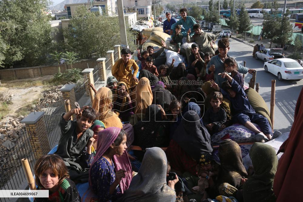 Over 100000 Afghan Refugees Return Home in 1 Week