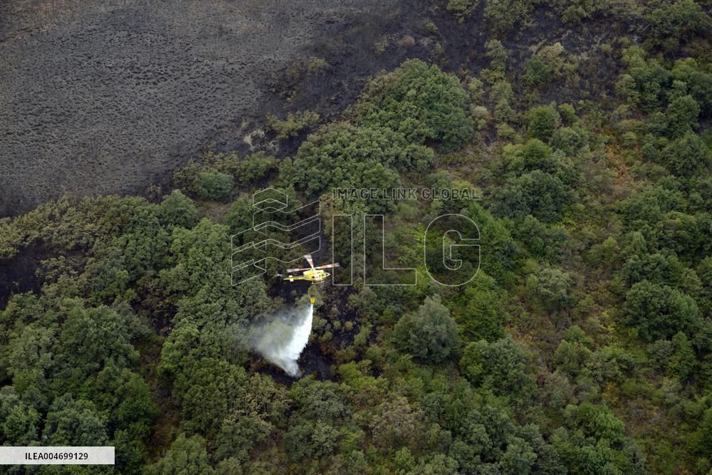 Carballeda Fire Burns 700 Hectares of Land - Spain