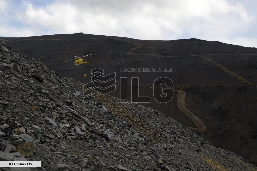 Carballeda Fire Burns 700 Hectares of Land - Spain