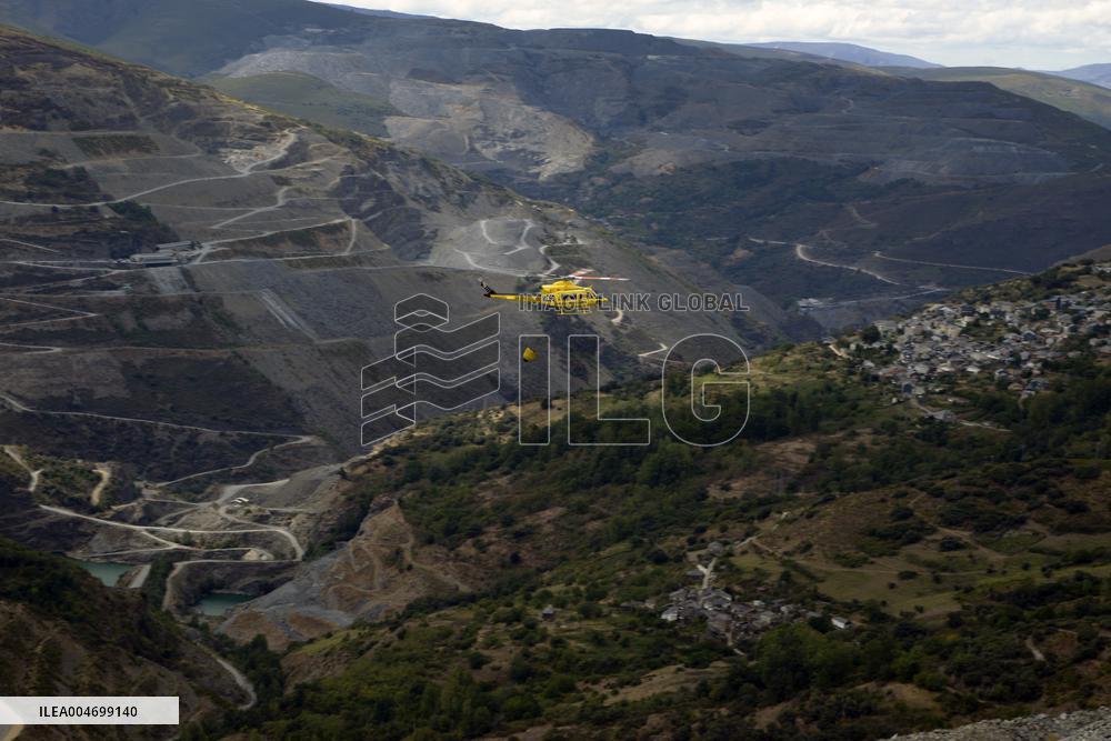 Carballeda Fire Burns 700 Hectares of Land - Spain