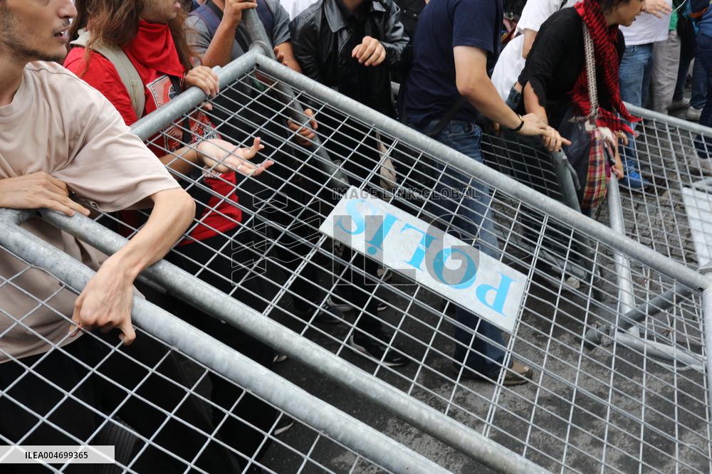 Turkey's Main Opposition Party Headquarters Under Police Blockade - Turkey