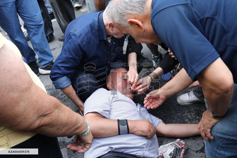 Turkey's Main Opposition Party Headquarters Under Police Blockade - Turkey