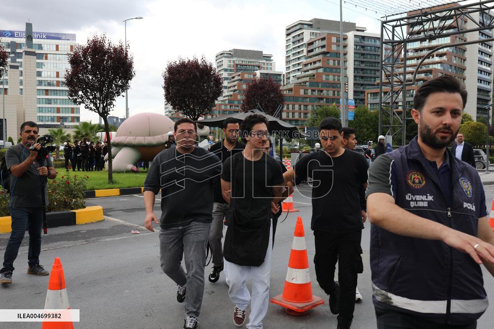 Turkey's Main Opposition Party Headquarters Under Police Blockade - Turkey