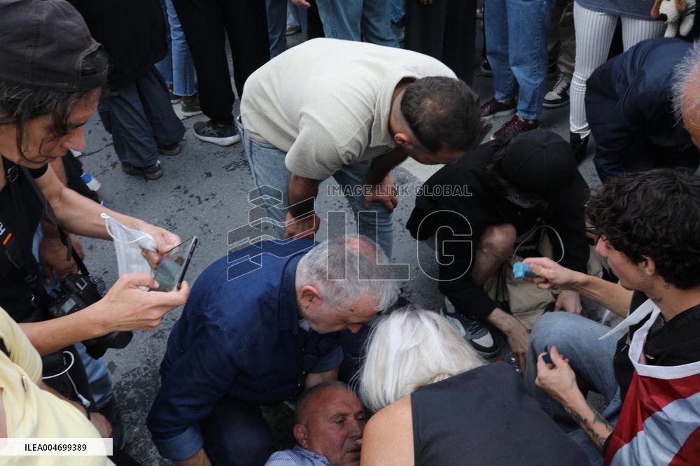 Turkey's Main Opposition Party Headquarters Under Police Blockade - Turkey