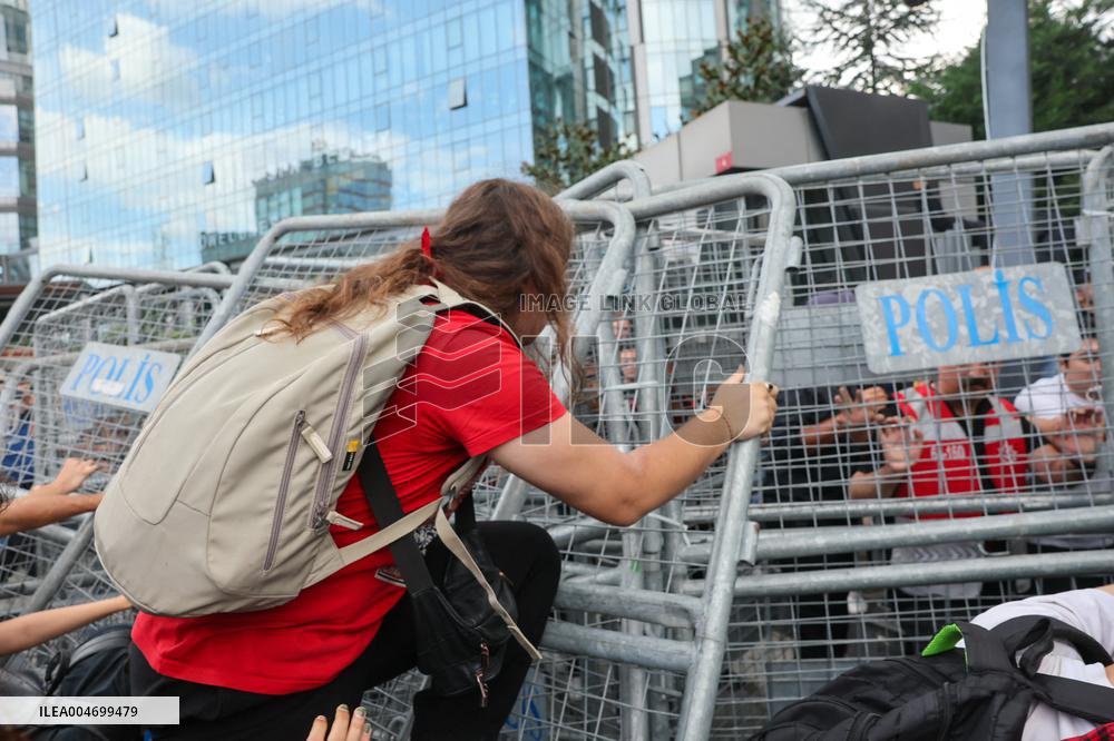 The Main Opposition Party Of Turkey Fights For Its Political Survival - Istanbul