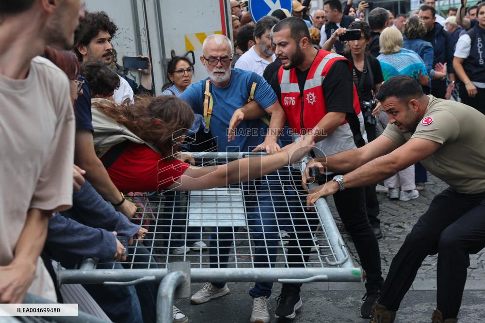 The Main Opposition Party Of Turkey Fights For Its Political Survival - Istanbul