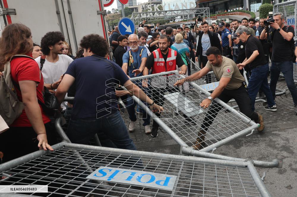 The Main Opposition Party Of Turkey Fights For Its Political Survival - Istanbul