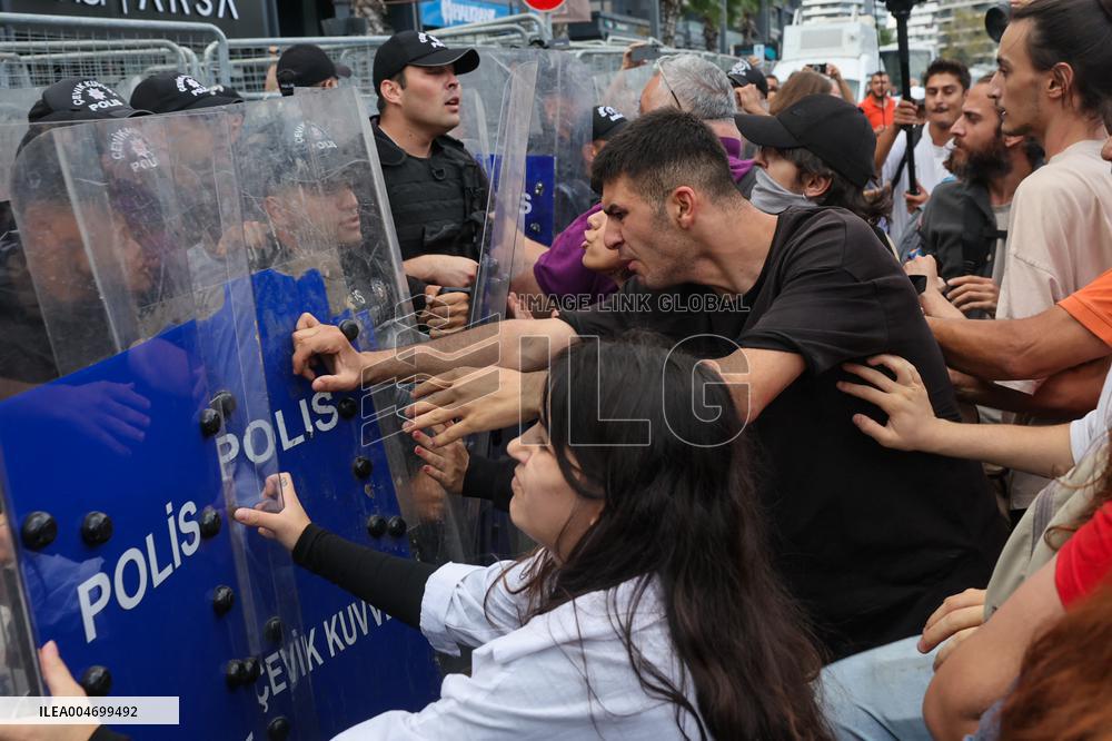 The Main Opposition Party Of Turkey Fights For Its Political Survival - Istanbul