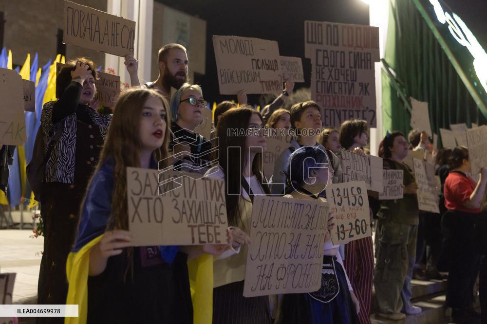 Protest Demands Protection of Ukrainian Soldier's Rights - Kharkiv